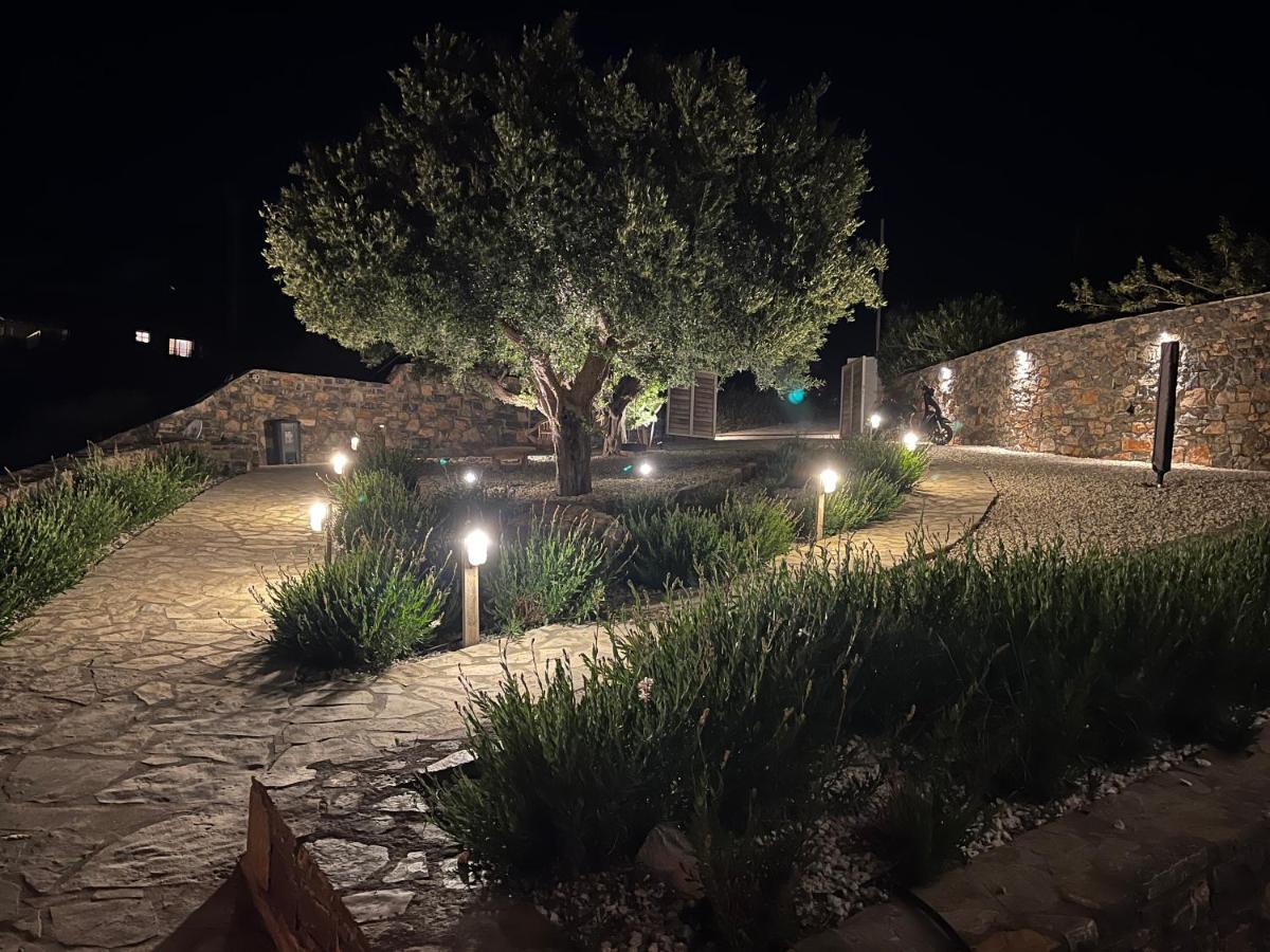 אלונדה Villa Estee, Luxury Villa With Private Infinity Pool And Jacuzzi מראה חיצוני תמונה