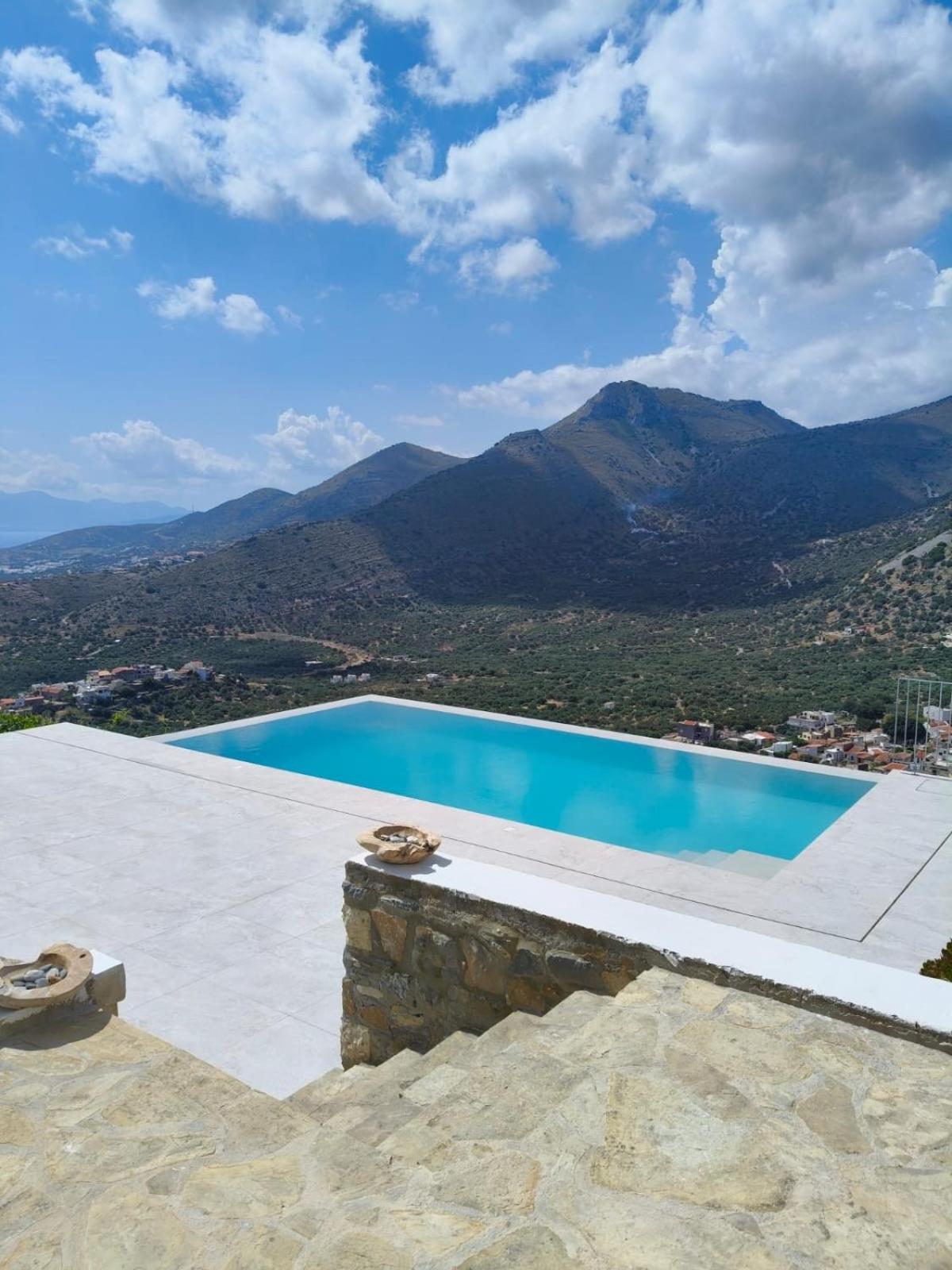 אלונדה Villa Estee, Luxury Villa With Private Infinity Pool And Jacuzzi מראה חיצוני תמונה