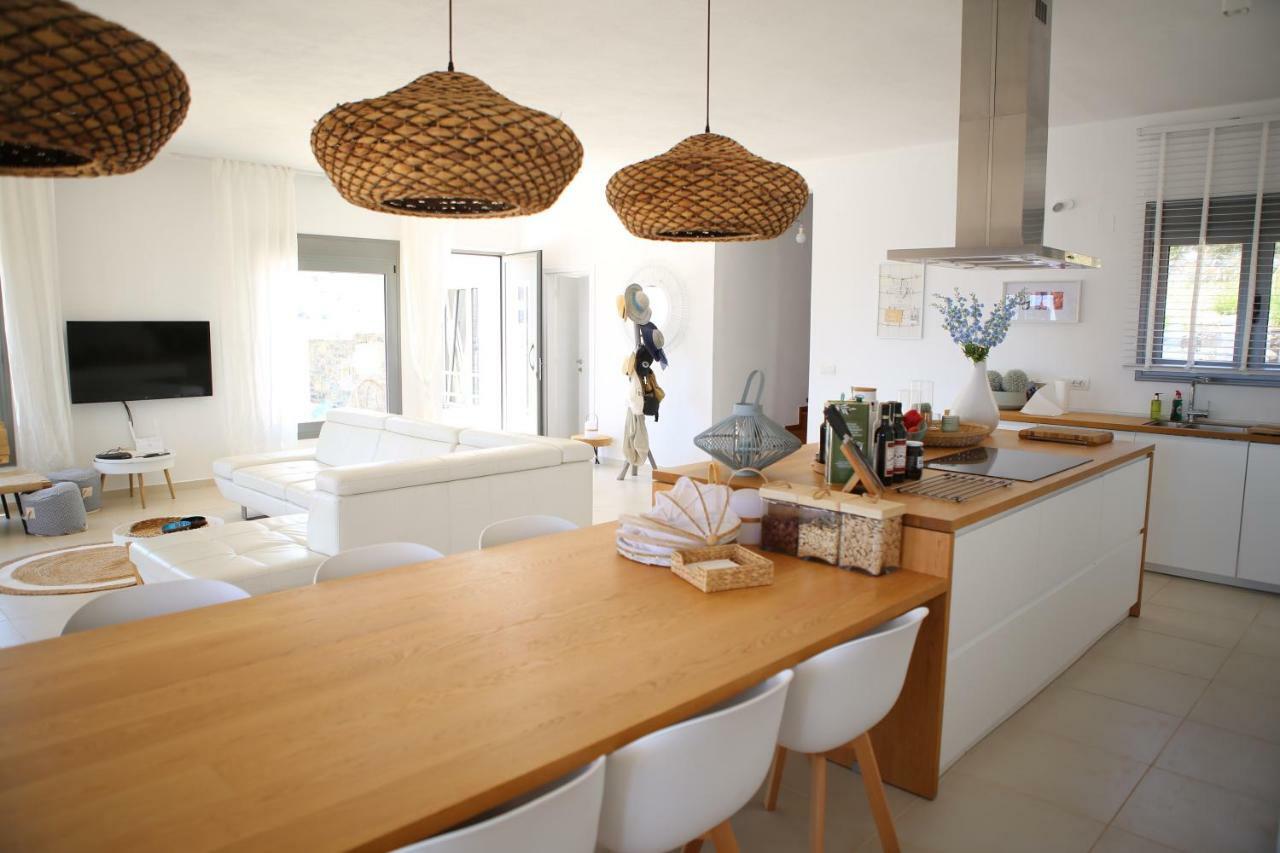 אלונדה Villa Estee, Luxury Villa With Private Infinity Pool And Jacuzzi מראה חיצוני תמונה