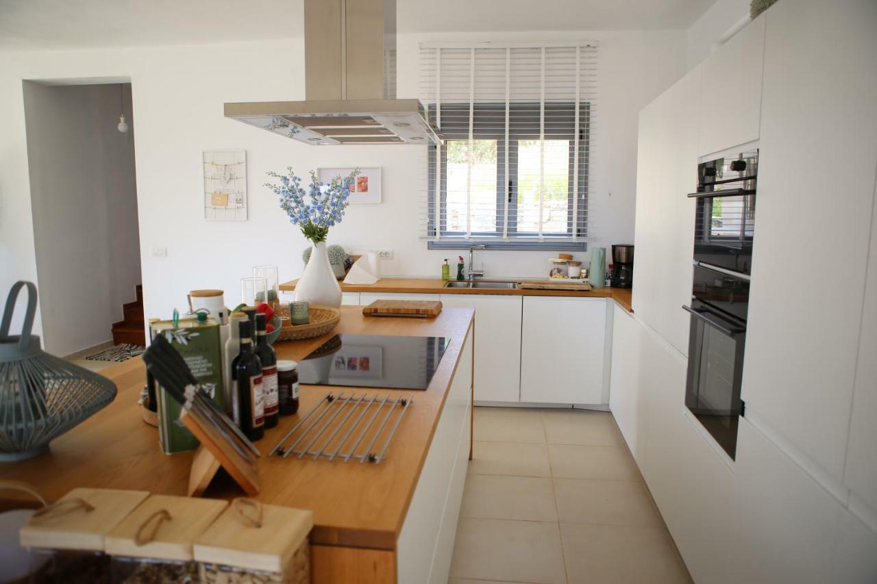 אלונדה Villa Estee, Luxury Villa With Private Infinity Pool And Jacuzzi מראה חיצוני תמונה